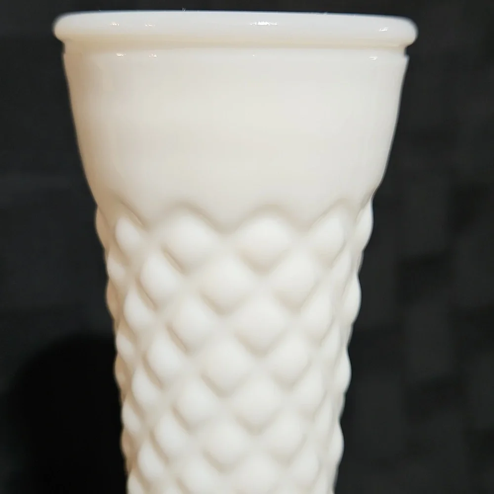 Vintage White Milk Glass Diamond Quilted Bud Vases – 